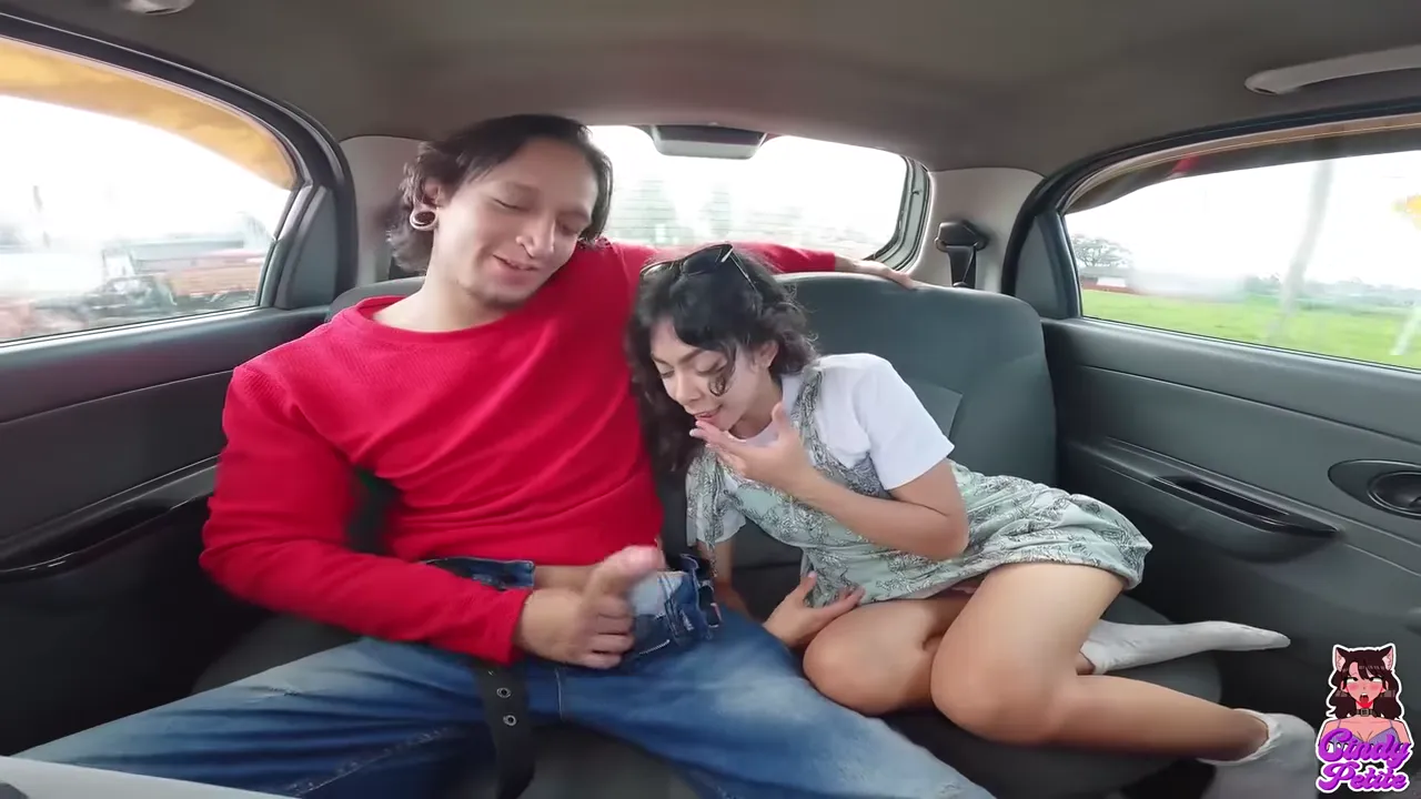 Amateur Blowjob: Mi First Time Fucking in a Car with a Big Cock
