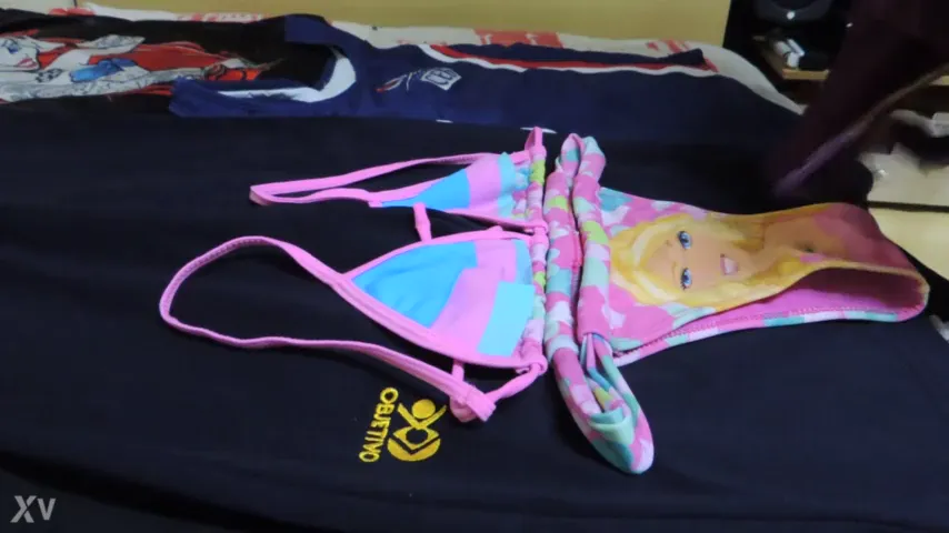 Amateur - cum on bikini barbie